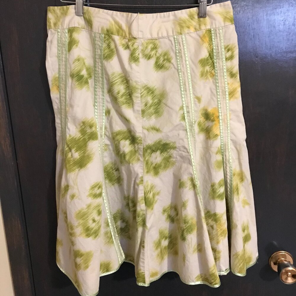 Old Navy Just Below Waist Ladies Flared Skirt Size 12 NWT